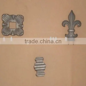 Good Quality Wrought Iron & Cast Iron Decorated Ornaments thumbnail-1