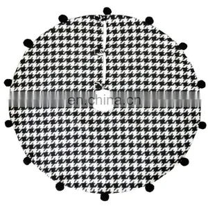 Decorative Print Red Stripe Tree Skirt for Christmas thumbnail-5