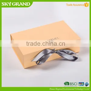 China Classical Custom Paper Book Shaped Gift Box thumbnail-2