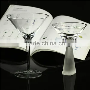 Best Price With Good Quality Martini Glass Hot Selling Crystal Cocktail Glass Special Machine Pressed Base thumbnail-1