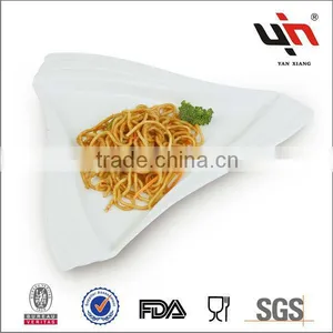 New Design Ceramic Triangle Dish thumbnail-1