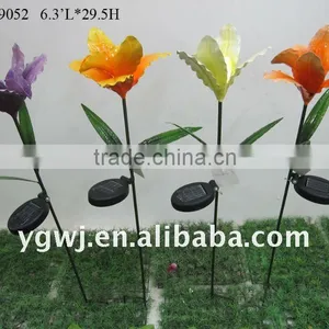 Handpainted Metal Solar Flower Light for Garden Ornaments thumbnail-1