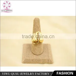 2015 Yiwu New Products Gold Plated Ring With Engrave Pattern One Butterfly Shape thumbnail-2