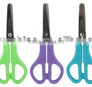 5.25'' Metal Scissor With Plastic Handle thumbnail-1