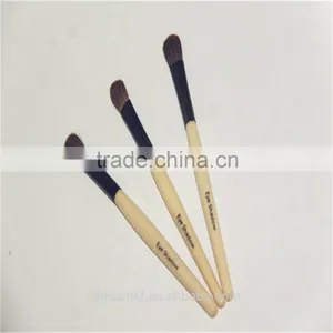 Professional Small Eye Shadow Cosmetic Brush for Beauty Needs thumbnail-3