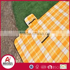 Light Yellow Check Pattern Rotaty Screen Printing Polar Fleece Picnic Mat thumbnail-6