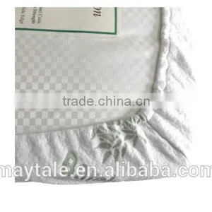 Ultra Luxe Bamboo Mattress Pad Protector Cover - Waterproof Hypoallergenic thumbnail-3