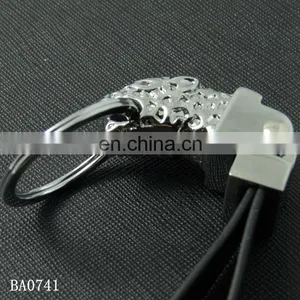 High Quality Leopard Head Shaped Personalized Metal Leather Key Chains thumbnail-2