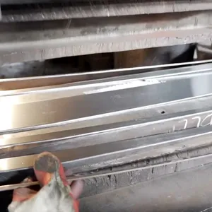 Schwer duty langer Klingen-Machete aus hochwertigem Kohlenstoffstahl für den Outdoor-Bauerngebrauch thumbnail-4