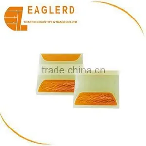 Phosphorescent Plastic Road Stud thumbnail-1