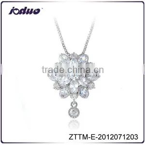 Fashion Delicate AAA Grade Zircon Flower Shaped Pendant Necklaces Wholesale thumbnail-1