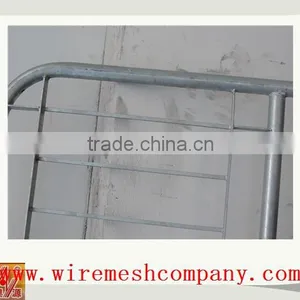 Aluminium Round Pipe Fence thumbnail-3
