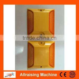 ABS Plastic Road Stud Yellow White 100*100*20mm thumbnail-3