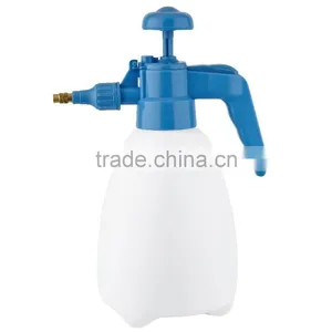 2L High Quality Garden Plastic Manual Sprayer Pressure Sprayer thumbnail-1