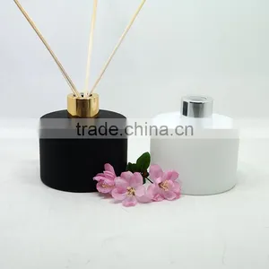 High Quality Perfume Bottle Round Diffuser Glass Bottle Wholesale thumbnail-4