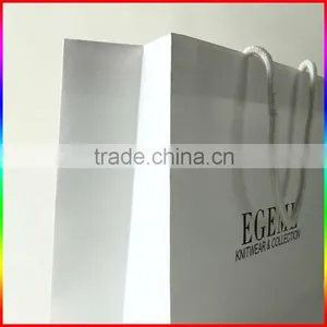 Custom Knitwear Collection White Paper Packing Bag With Gold Foil Logo thumbnail-3
