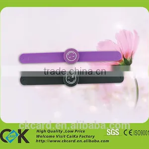 Customize Silicone Pat Band Snap Bracelet Wholesale thumbnail-2