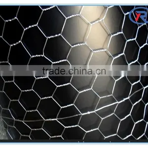 China Lowest Price Galvanized Hexagonal Wire Netting/decorative Chicken Wire Mesh thumbnail-1