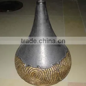 Decorative Porcelain Vase thumbnail-1