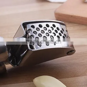 Cheap Home Stainless Steel 430 Stainless Steel Garlic Press Commercial Garlic Press Peeler thumbnail-4
