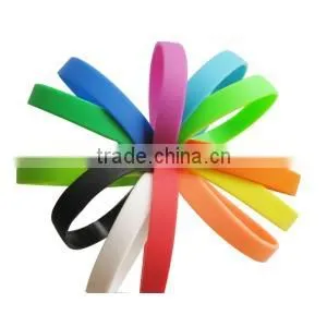 Custom Adjustable Silicone Wristband Bracelet in China thumbnail-1
