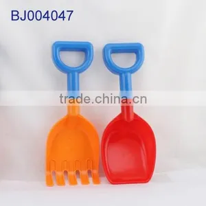 New Beach Toy Sand Playing Tool Toy Shovel Small Kid Plastic Rake 2pcs thumbnail-6