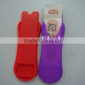 Adhesive Bandage With Plastic Box thumbnail-1