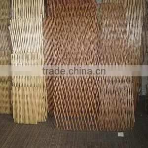 Willow Expanding Trellis thumbnail-1