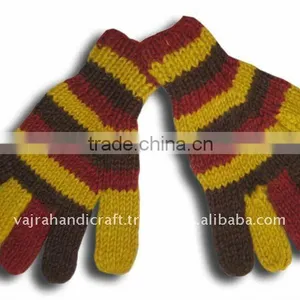 Woolen Gloves thumbnail-1