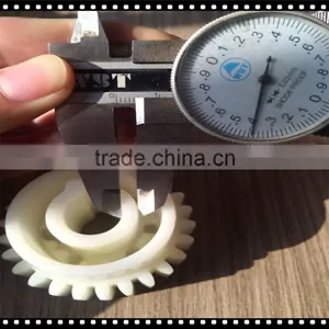 POM Molded Plastic Gear thumbnail-5