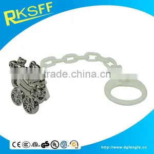 Novelty Design Die Casting Zinc Alloy Material Baby Pacifier Clip With Plastic Chain thumbnail-4