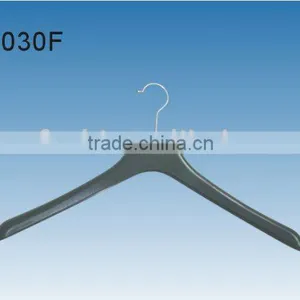 Plastic Hanger thumbnail-1