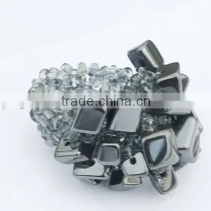Magneite Chip Stone Stretch Seed Glass Beads Ring thumbnail-1