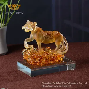 SAINT-VIEW Factory Wholesale Liuli Crystal Tiger Figurine Auspicious Home Office Decoration thumbnail-4
