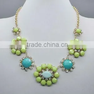 Green Arylic Beads Claw With Crystal Necklace thumbnail-1