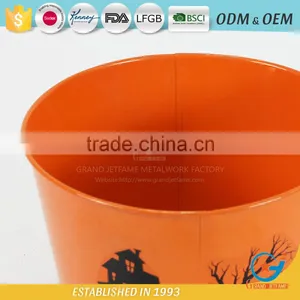 Garden Iron and Zinc Powder Coated a Flower Bucket Bucket With Flowers thumbnail-6