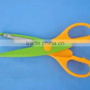 High Quality Stainless Steel Lace Scissors thumbnail-1
