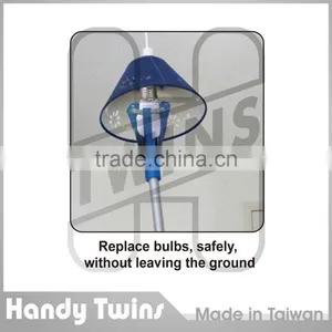 Safety Light Bulb Changers thumbnail-4