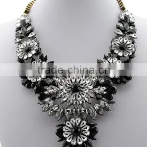 2016 Hot Sales Bulk Flower Resin Crystal Material Gold Chain Flower Pendant Shourouk Statement Necklace Semi Precious Jewellery thumbnail-3