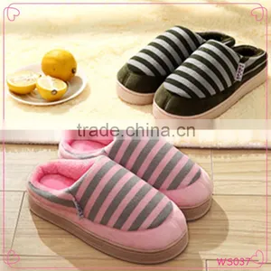 New Wholesale Indoor Cotton Plush Slippers in Winter Thicken Couple Slippers thumbnail-1