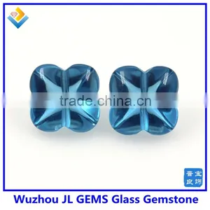 Synthetic Glass Gem Stone With Four Leaf Clover Stone thumbnail-3