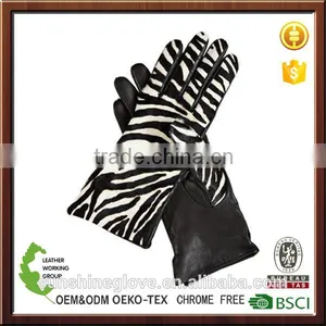 Woman Black Zabra Print Leather Dress Gloves thumbnail-1