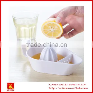 Manual Convenient Use Mini Orange and Lemon Juicer thumbnail-4