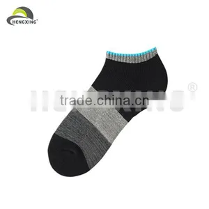 Custom Cotton Stripe Cheap Designer Men Sport Socks thumbnail-1