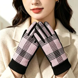 Factory Directly Sale Women Knitted Warm Breathable Winter Gloves thumbnail-3