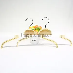 Factory Supply Wholesale Fashionable Wooden Hanger for Clothes thumbnail-1