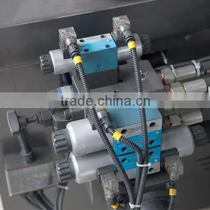 Professional Manual Injection Molding Machine thumbnail-4