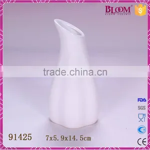 Unique Shape Home Decoration for White Ceramic Vase thumbnail-1
