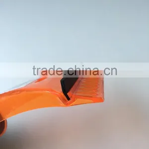 Comfortable Ice Scraper thumbnail-2
