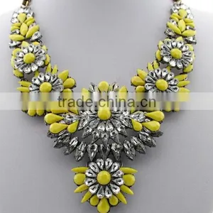 2016 Hot Sales Bulk Flower Resin Crystal Material Gold Chain Flower Pendant Shourouk Statement Necklace Semi Precious Jewellery thumbnail-4